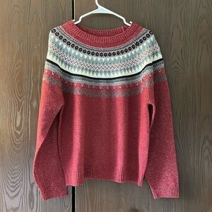 Weatherproof vintage cranberry knit sweater with patterned top. Size Medium.